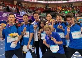 前锋关键时刻破门，球队士气高涨